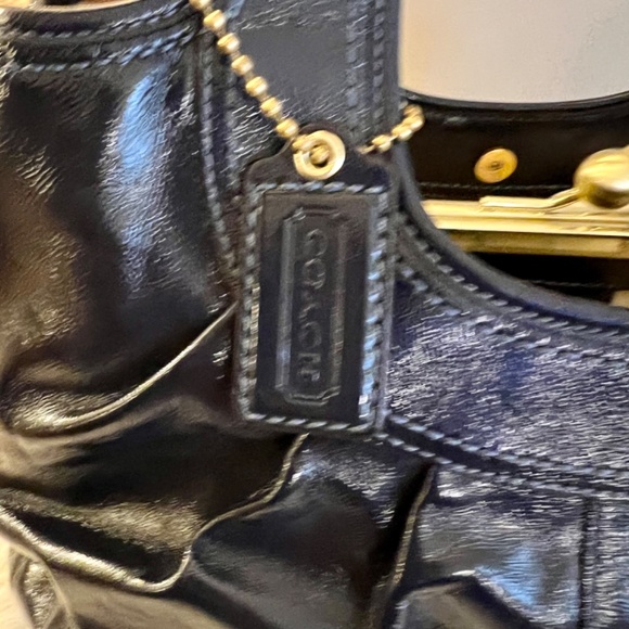 Coach Navy Patent Leather Ergo Kisslock - Picture 4 of 8